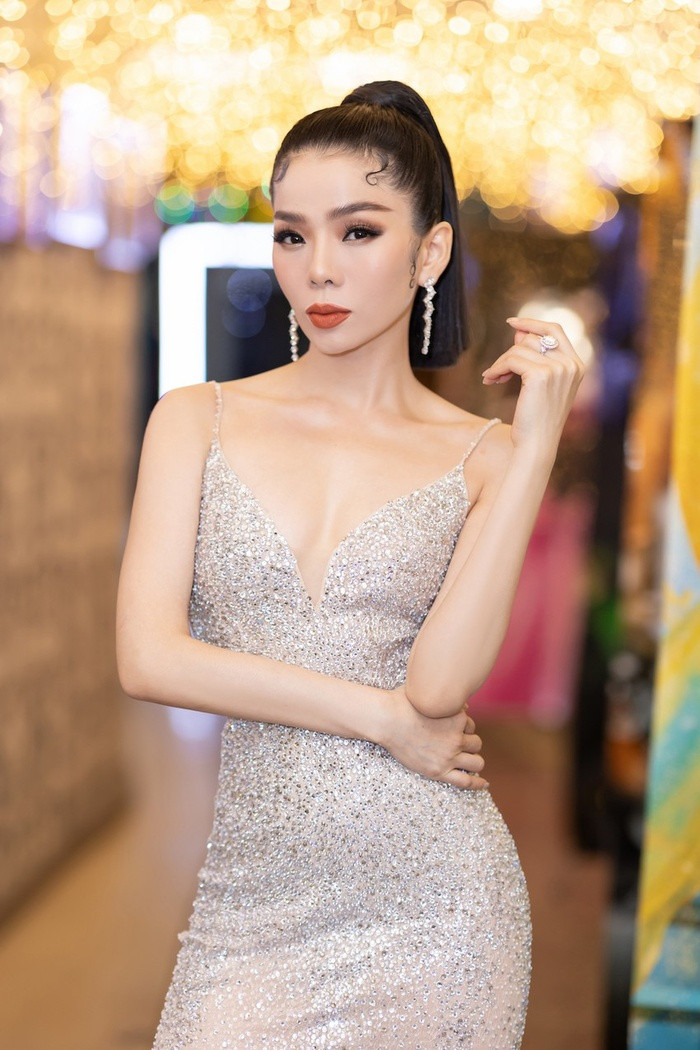 Sau cuoc hon nhan khong tron ven, Le Quyen thua nhan la nguoi it noi loi xin loi-Hinh-4