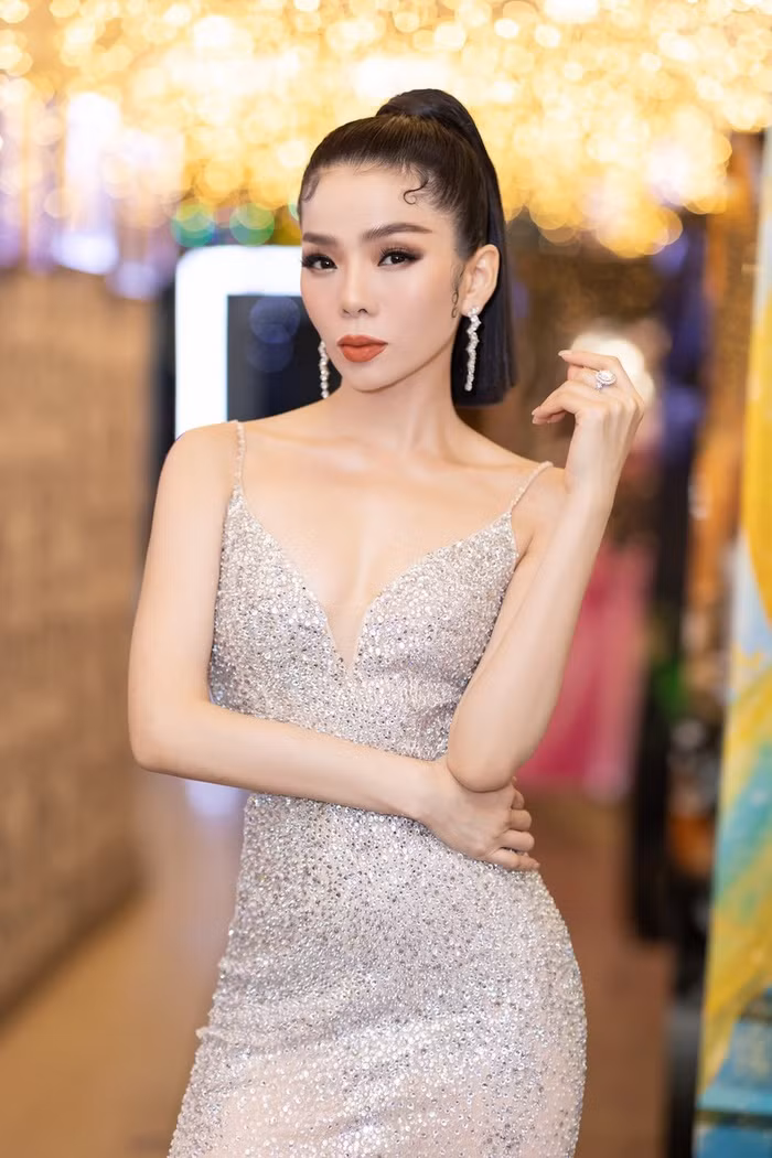 Sau cuoc hon nhan khong tron ven, Le Quyen thua nhan la nguoi it noi loi xin loi-Hinh-4