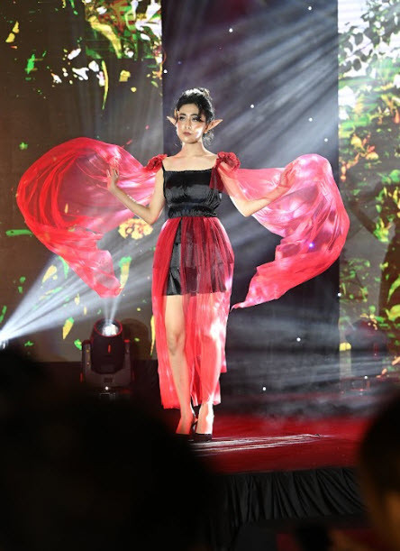 Sinh vien DH Anh Quoc gay bat ngo voi dem dien thoi trang dep mat-Hinh-7