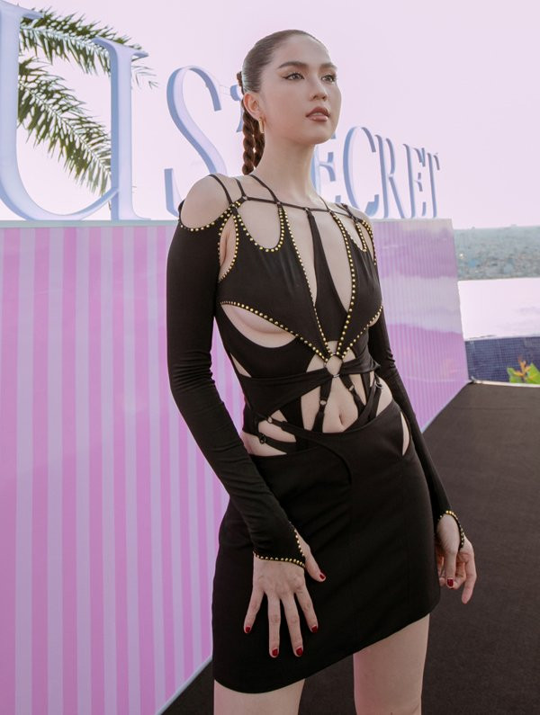 Ngọc Trinh giữ vững phong độ chặt chém thảm đỏ với loạt thiết kế kiệm vải - Hình 9 Ngoc Trinh giu vung phong do chat chem tham do voi loat thiet ke kiem vai-Hinh-9