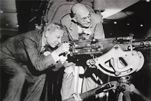 Thien tai khoa hoc nguoi My phat minh ra mot chat bi chui rua la huy diet Trai dat-Hinh-5