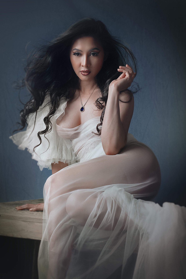 Khi có cơ hội trải lòng, Thái Nhã Vân cho hay, bộ ảnh nude tai tiếng trong quá khứ cô bị kẻ xấu phát tán ra ngoài và không thể kiểm soát được dù cố gắng ngăn chặn.