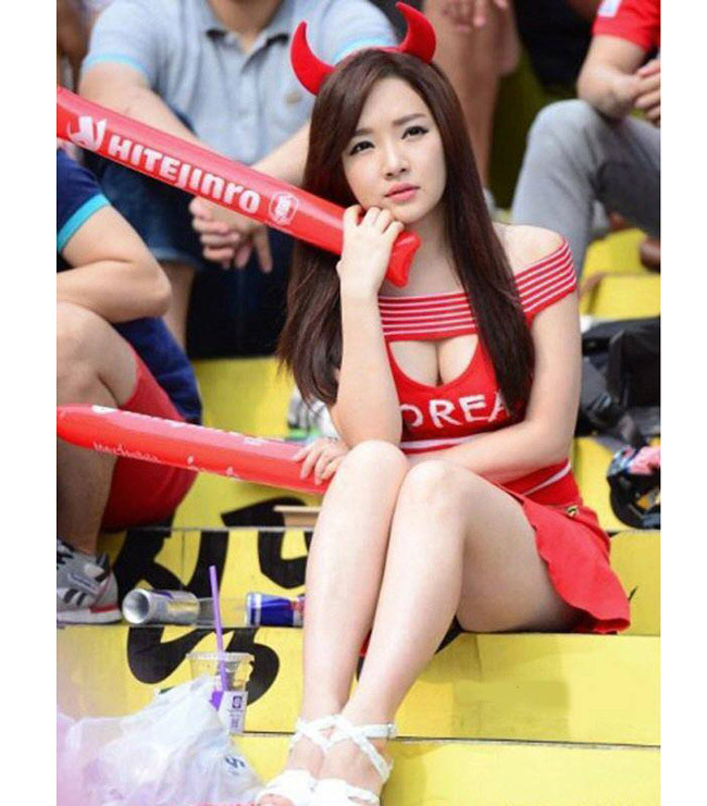 Ngoài ra, cũng có người chọn điểm nhấn vào vòng 1 như thế này.