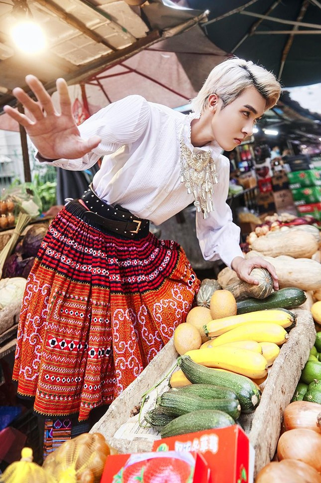 Chang mau 2K1 tao an tuong voi trang phuc-Hinh-13