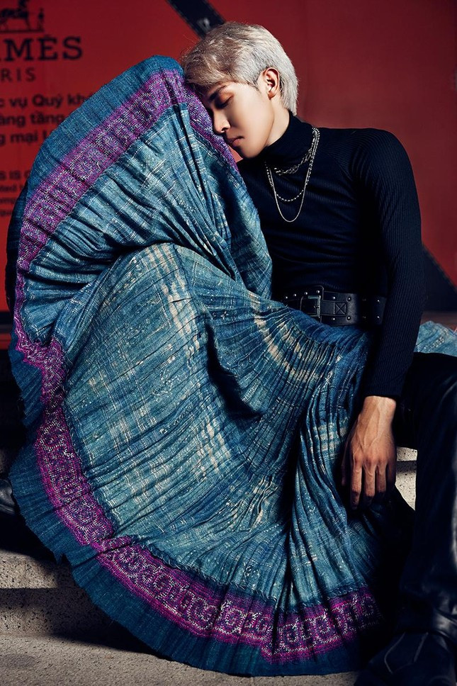 Chang mau 2K1 tao an tuong voi trang phuc-Hinh-3