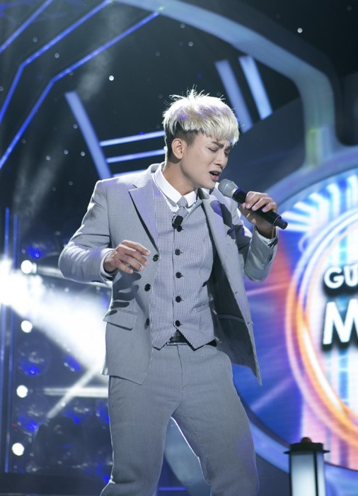 Hoài Lâm: Từ ngôi sao được so sánh với Sơn Tùng đến ồn ào bủa vây - Hình 2 Hoai Lam: Tu ngoi sao duoc so sanh voi Son Tung den on ao bua vay-Hinh-2