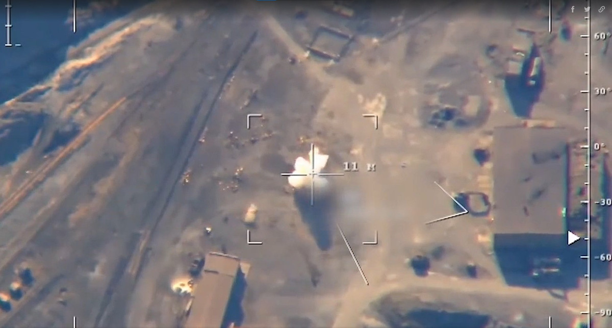 Trung tam chi huy Khong quan Ukraine bi trung ten lua