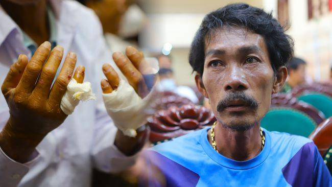 5 ngu dan mat tich tro ve va phut giay vo om chong trao nuoc mat-Hinh-8