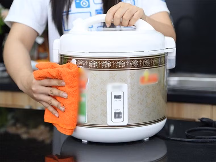 5 dau hieu noi com dien can bo gap, co dung se ruoc benh-Hinh-4