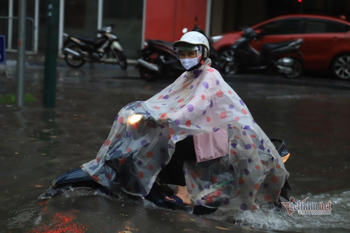 Du bao thoi tiet 7/5: Mien Bac mua to, nguy co giong loc