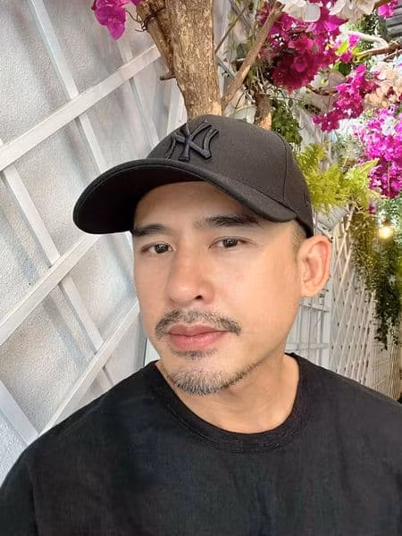 Hinh anh gia nua rau bac nhu ong chu cua Luong The Thanh