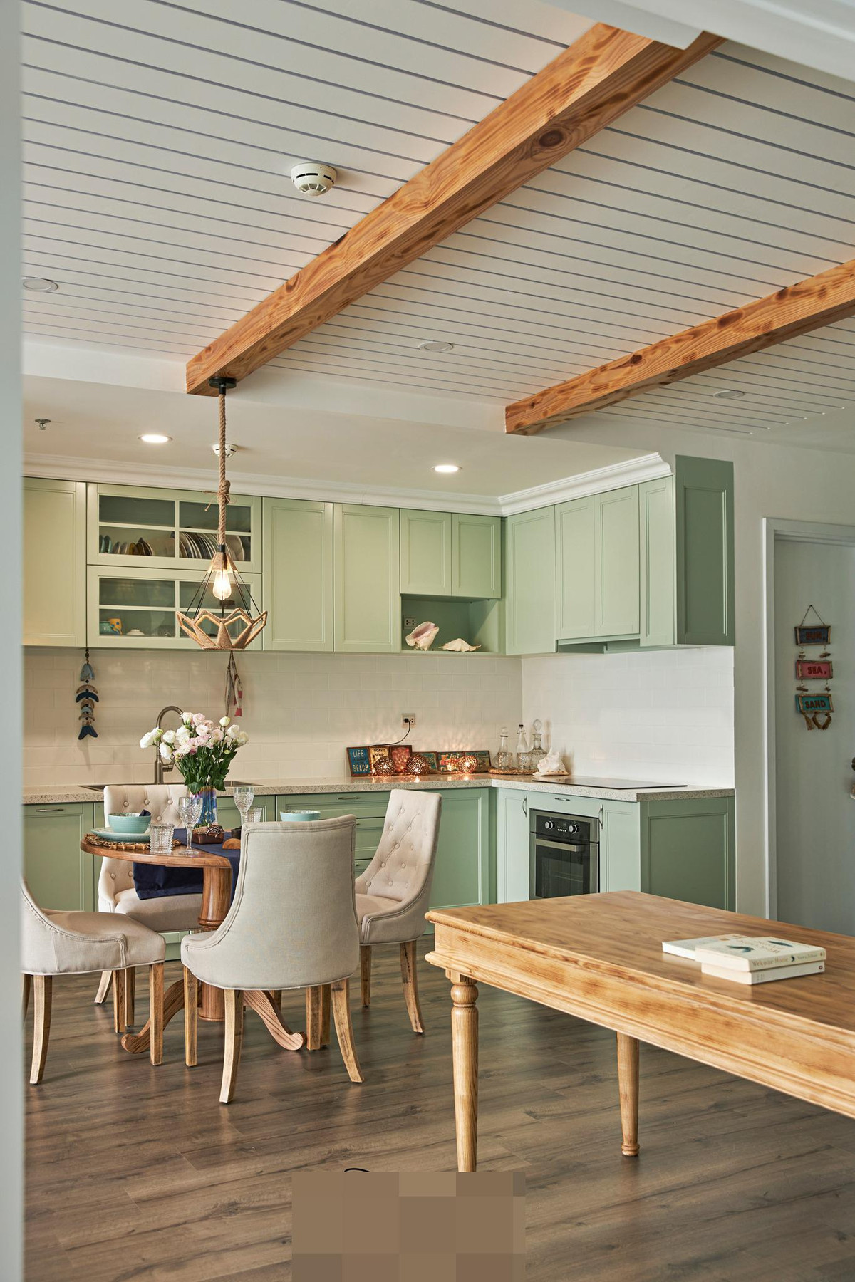 Can ho mang su phong khoang cua bien ca, phong thay do xa xi, 80% la kinh-Hinh-3