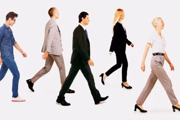 Nhin vao dang di biet tuong lai ban se thanh phuong hoang?