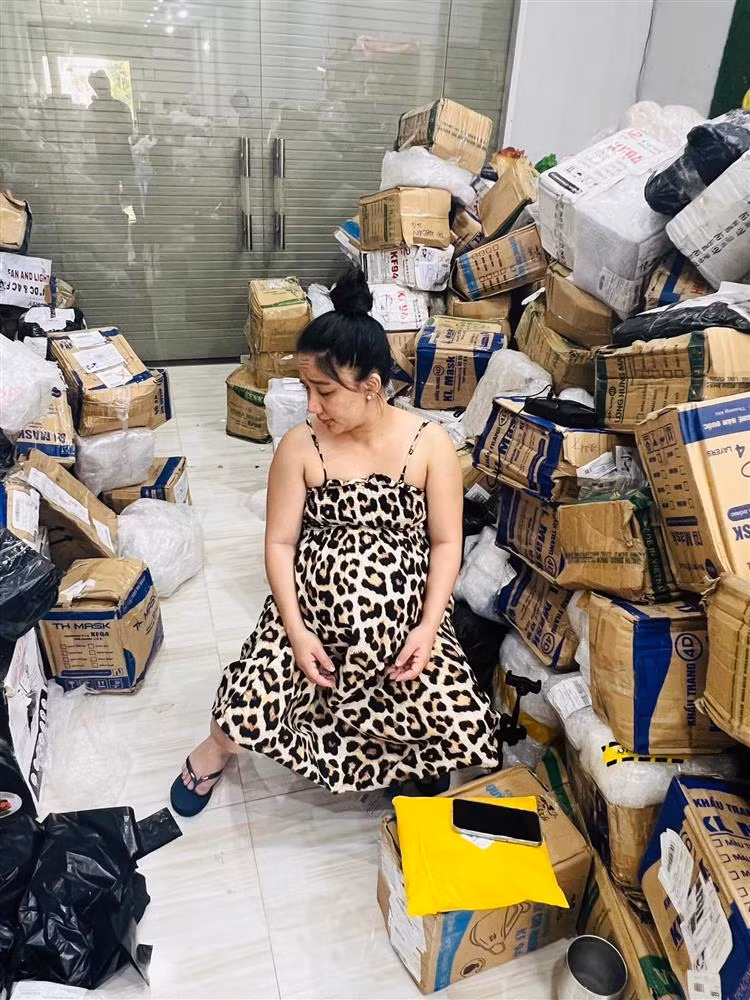 Sap sinh, ba xa Le Duong Bao Lam suy sup vi bi 