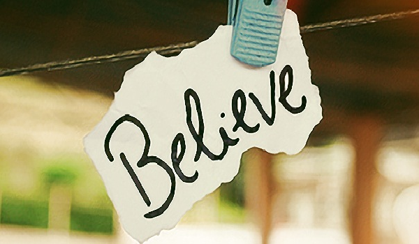 Người coi trọng lợi ích thì với họ, thành tín, tình nghĩa cũng chỉ để đổi lấy những lợi ích mà thôi. Nhưng thực tế những người không thành tín dù là trong việc nhỏ thì việc lớn càng gây thêm tai họa mà thôi. Bạn kết thân với người bội tín nghĩa sẽ khiến mình gặp phải tai họa, chẳng phải làm tổn hại vận khí hơn hay sao. Bởi vậy nên kiểu người như thế nên tránh kết giao.