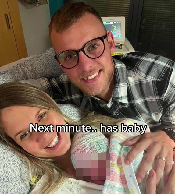 Ba me mac bikini khoe bung phang khi mang bau gay ngo ngang-Hinh-3