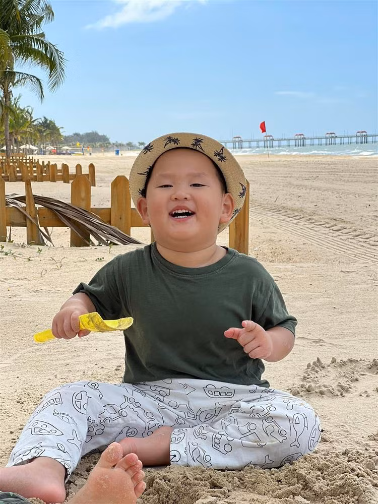 Cau ut nha Tra My Idol giong het buc tuong chu tieu-Hinh-2