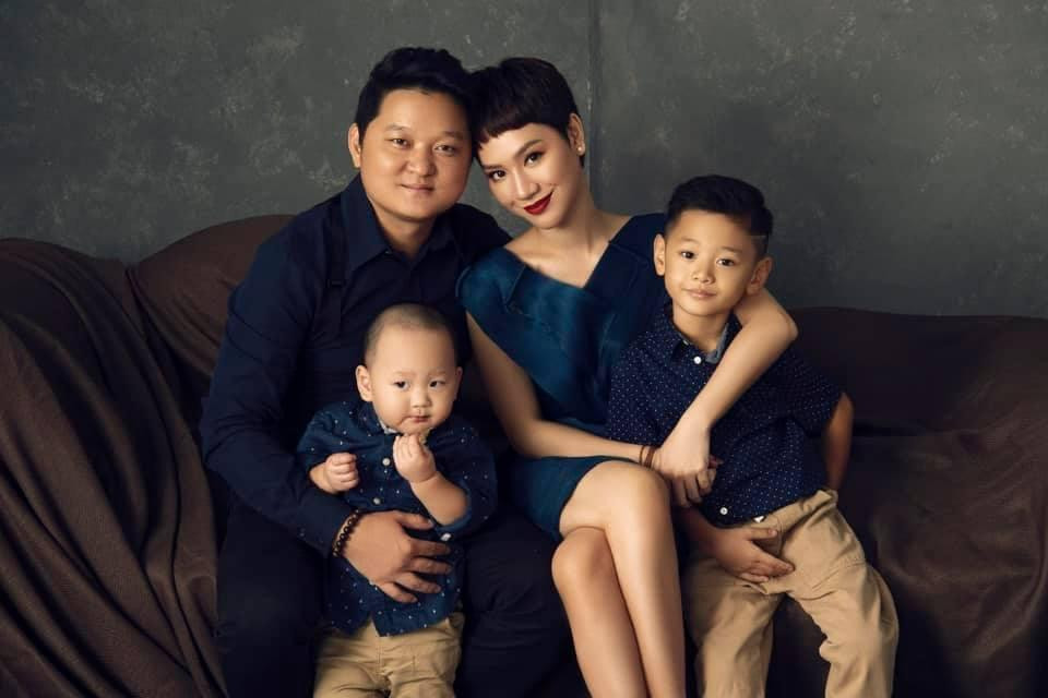 Cau ut nha Tra My Idol giong het buc tuong chu tieu-Hinh-7