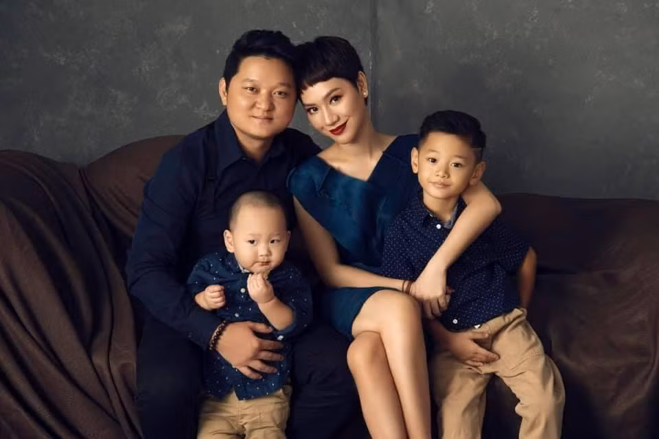 Cau ut nha Tra My Idol giong het buc tuong chu tieu-Hinh-7