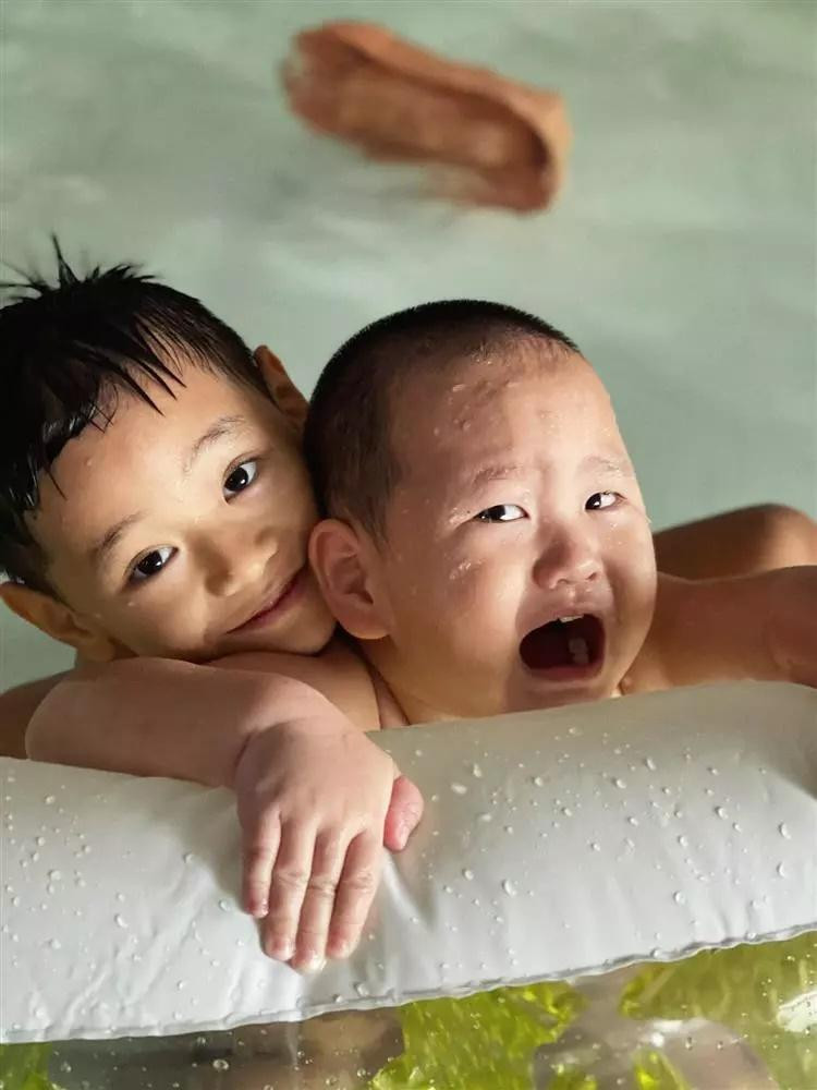 Cau ut nha Tra My Idol giong het buc tuong chu tieu-Hinh-5