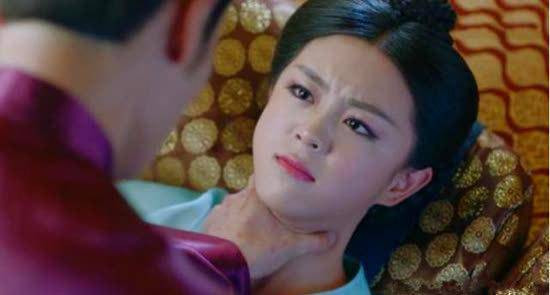 Vào thời Ngũ Hồ thập lục quốc trong lịch sử Trung Quốc, có một vị hoàng hậu xinh đẹp đến mức con trai cũng mê đắm. Sau khi con trai đăng cơ đã ép bà làm làm quý phi, ngày ngày phải chịu giày vò, cuối cùng chết trong ô nhục. Người đó là Hoàng hậu Đan thị.