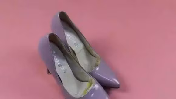 Du gia dinh ngheo den dau, ban cung nen vut bo nhung doi giay cu-Hinh-4