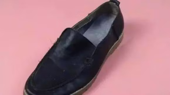 Du gia dinh ngheo den dau, ban cung nen vut bo nhung doi giay cu-Hinh-2