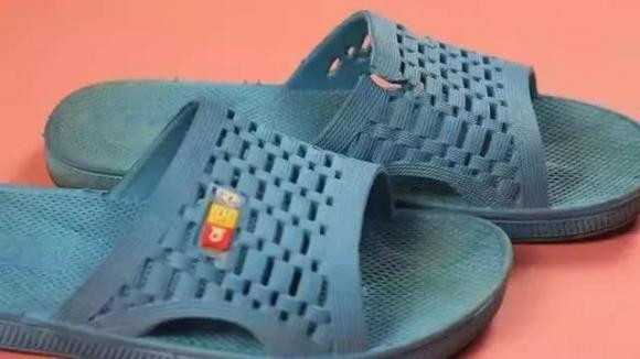 Du gia dinh ngheo den dau, ban cung nen vut bo nhung doi giay cu-Hinh-5