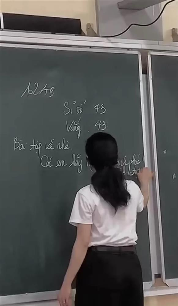 Xuc dong co giao giao bai tap ve nha, han nop suot cuoc doi CA TRUC 17