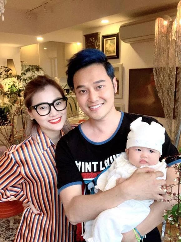 Em gai Quang Vinh mang thai lan hai, lo bung bau 