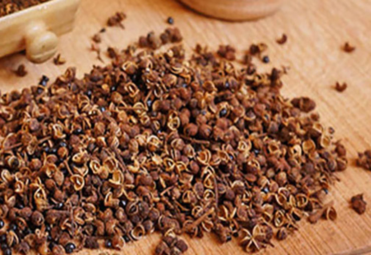 Trên thị trường, mắc khén tươi có giá 150.000 đồng/kg, mắc khén khô có giá lên tới 350.000 đồng/kg.