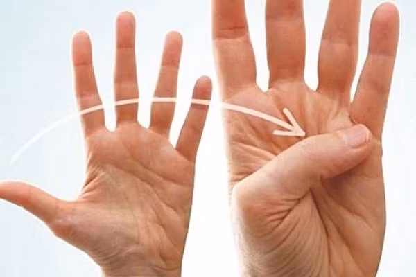 5 tuong ban tay cua nguoi ngheo, khong giu duoc tien, lam bao nhieu cung roi-Hinh-2