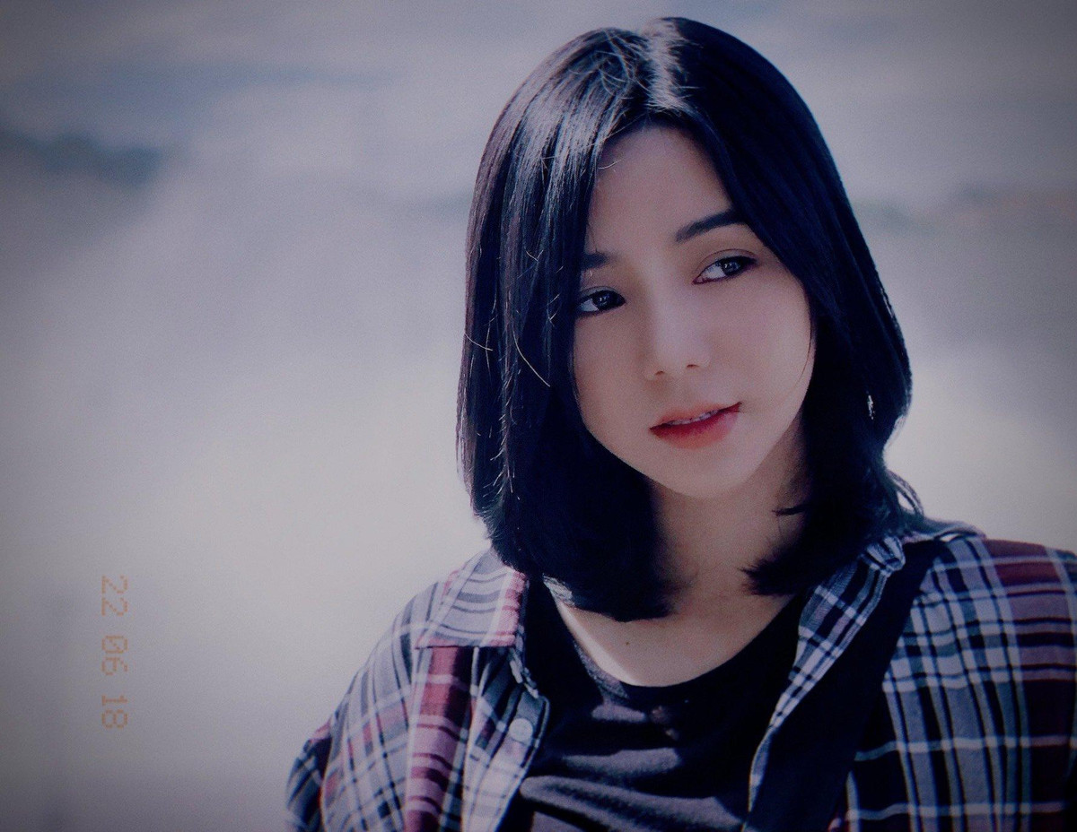 Tạo hình vai Sơn Ca - nhân vật chính của 'Garage hạnh phúc' do Quỳnh Kool đảm nhận. Nhân vật này có ngoại hình khác hẳn với nữ diễn viên trong buổi họp báo. Nữ diễn viên chia sẻ ban đầu khi nhìn tạo hình Sơn Ca cô đã thốt lên vì nhân vật quá xấu.