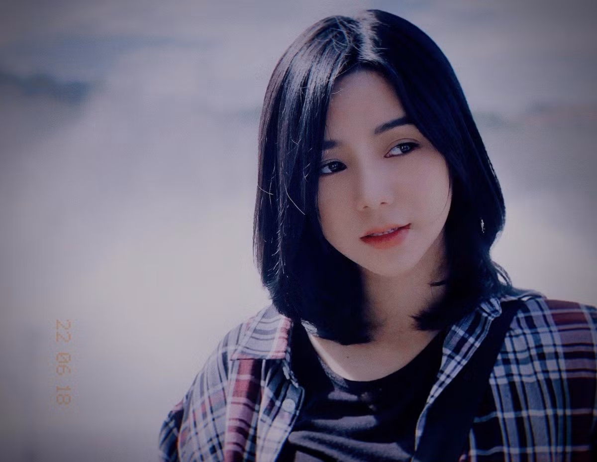 Tạo hình vai Sơn Ca - nhân vật chính của 'Garage hạnh phúc' do Quỳnh Kool đảm nhận. Nhân vật này có ngoại hình khác hẳn với nữ diễn viên trong buổi họp báo. Nữ diễn viên chia sẻ ban đầu khi nhìn tạo hình Sơn Ca cô đã thốt lên vì nhân vật quá xấu.