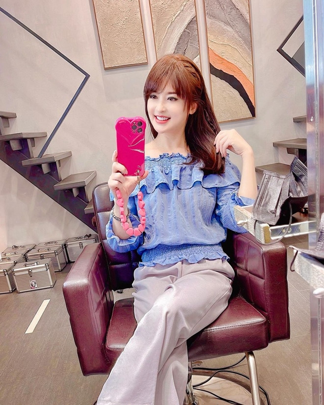 Me man top 5 MC hang dau xu Dai, nhan sac ra sao khien truyen thong khen nuc no-Hinh-13