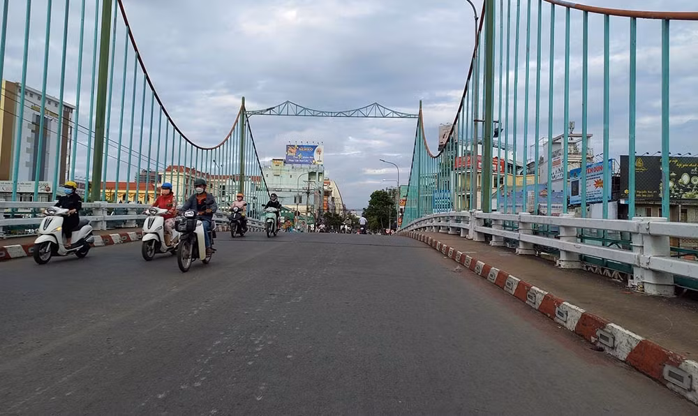 Lo dien hai nghi pham ban chet thieu nien 15 tuoi o mien Tay-Hinh-3