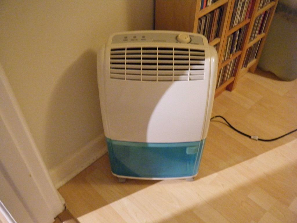 Khong co 10 trieu mua may hut am, cach co truyen giam sung nuoc trong nha-Hinh-3