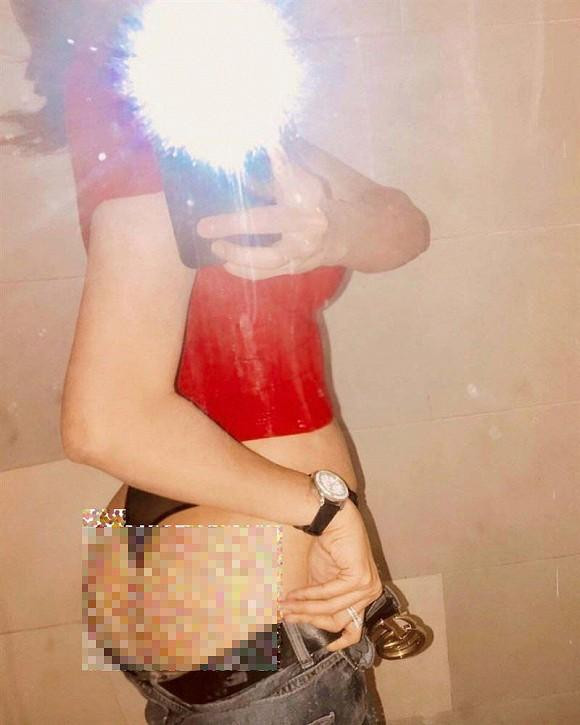 Tra Ngoc Hang tao dang kem sang du mac ao dai-Hinh-6