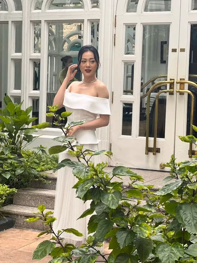 Phuong Oanh gia chat, tay to khi do anh cam thuong voi 2 a hau-Hinh-2