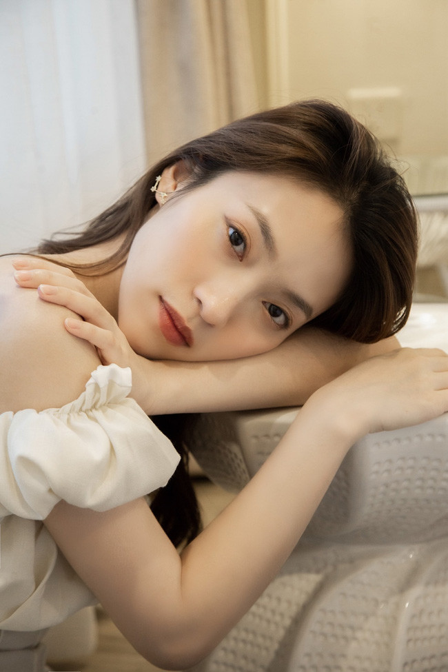 Khánh Vy được nhận xét là cô gái có khả năng truyền cảm hứng cho giới trẻ, không chỉ trong việc học Tiếng Anh mà còn trong cả lối tư duy hiện đại, không ngừng nỗ lực phấn đấu cho sự nghiệp.