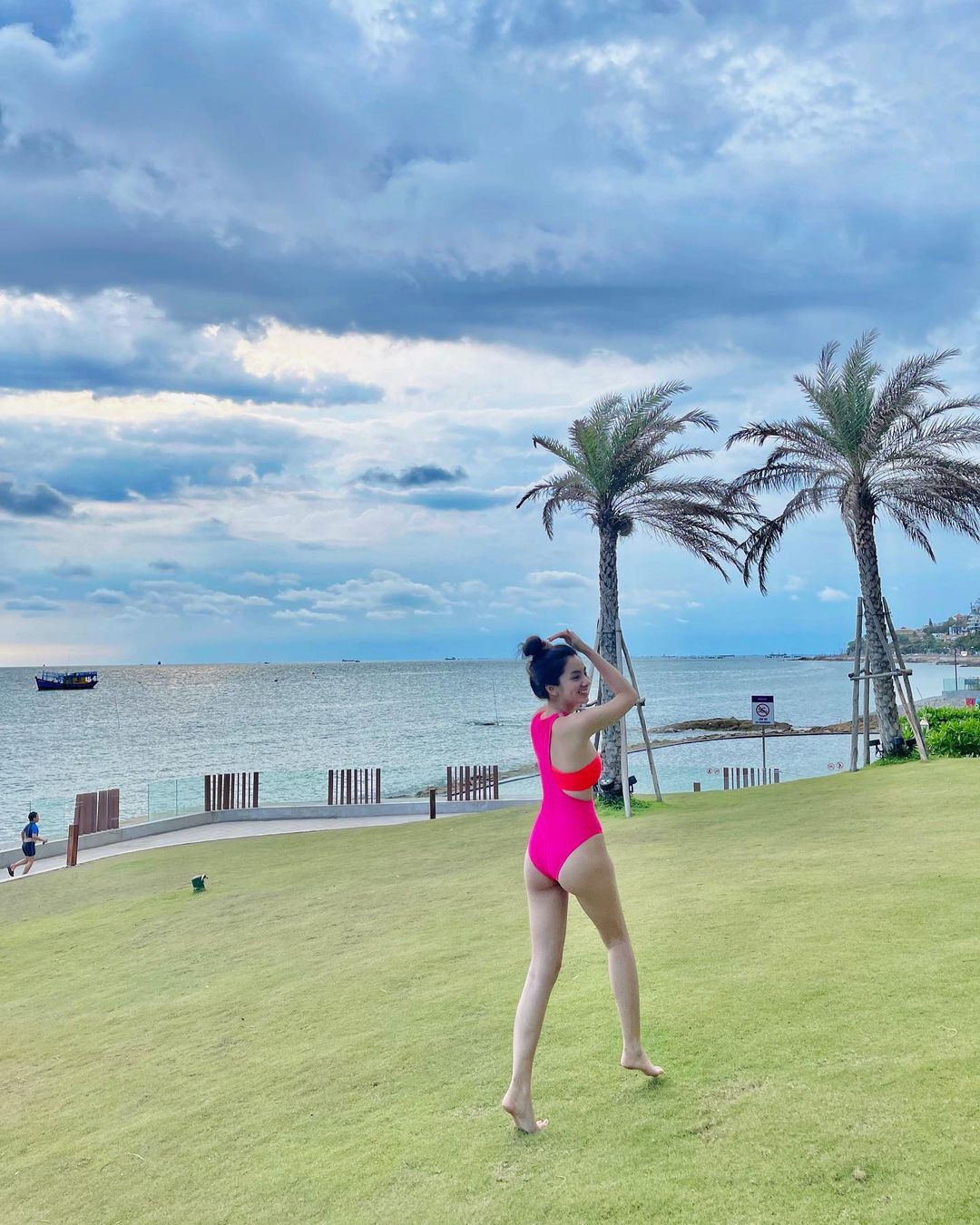 Nguoi dep An Giang cao 1m72 mac ton than hinh quyen ru-Hinh-4