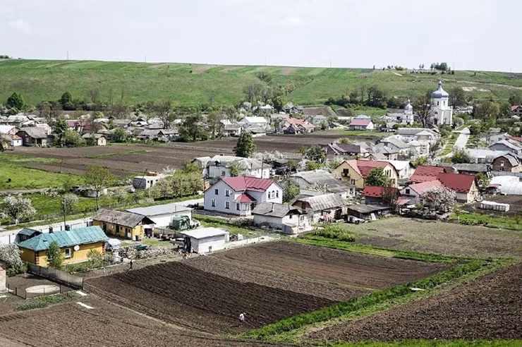Trung tâm Nghiên cứu Kinh tế và Kinh doanh của nước này đã ước tính cuộc xung đột với Nga khiến Ukraina thiệt hại 280 tỷ USD trong tổng sản phẩm quốc nội từ năm 2014 đến năm 2020 - với những thiệt hại dự kiến sẽ tăng trong năm nay.