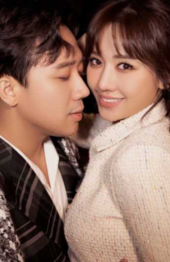 Trấn Thành vô tình để lộ vòng 2 to bất thường của Hari Won - Hình 2 Tran Thanh vo tinh de lo vong 2 to bat thuong cua Hari Won-Hinh-2