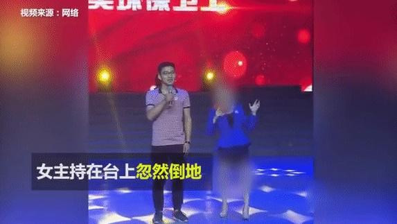 Dang len song dan thoi su, nam MC dot ngot bi chay mau mui-Hinh-3