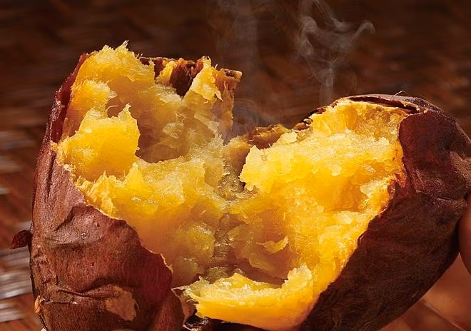 An 1 cu khoai lang dung “thoi diem vang” giup chi em ngua K vu lai con giam can