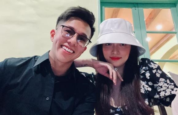 Sao nu Viet tai sac co du nhung tinh duyen lan dan