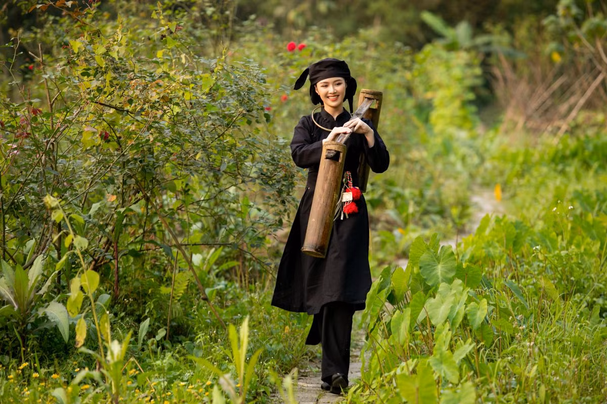 Thieu nu dan toc San Diu que Thai Nguyen co nhan sac nang tho-Hinh-6