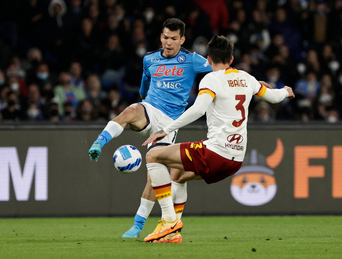 Hirving Lozano (Napoli - định giá: 35 triệu euro): Sau 2 năm thi đấu tại giải VĐQG Hà Lan cùng PSV, Lozano trở thành tân binh đắt giá thứ 4 lịch sử Napoli khi anh gia nhập CLB này với giá 35 triệu euro vào hè 2019.