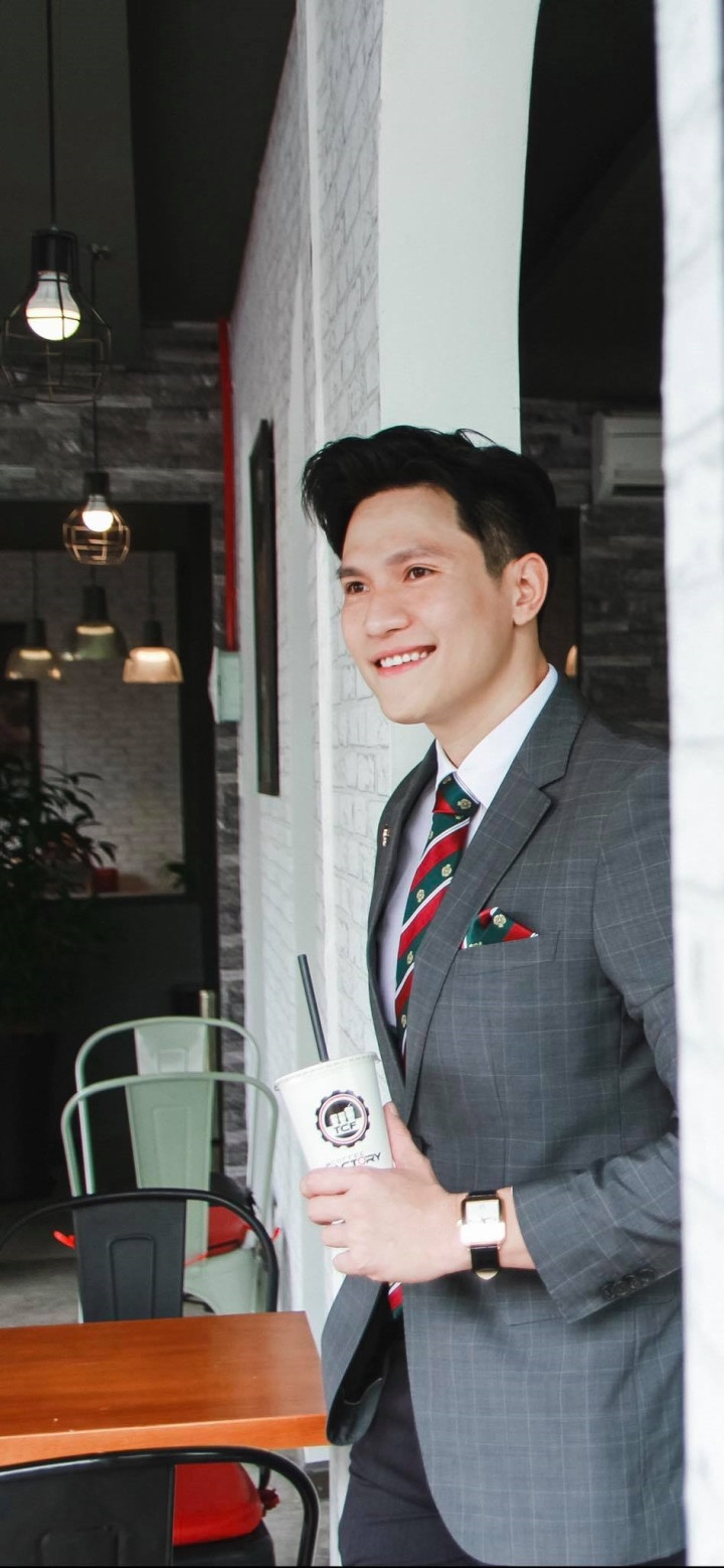 Dàn sao "Những cô gái chân dài" thay đổi sao sau 18 năm? - Hình 12 Dan sao