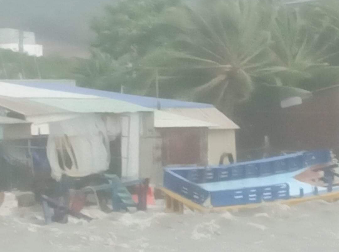 Chìm tàu cá ở Phú Quốc do mưa bão, 2 người mất tích Chim tau ca o Phu Quoc do mua bao, 2 nguoi mat tich